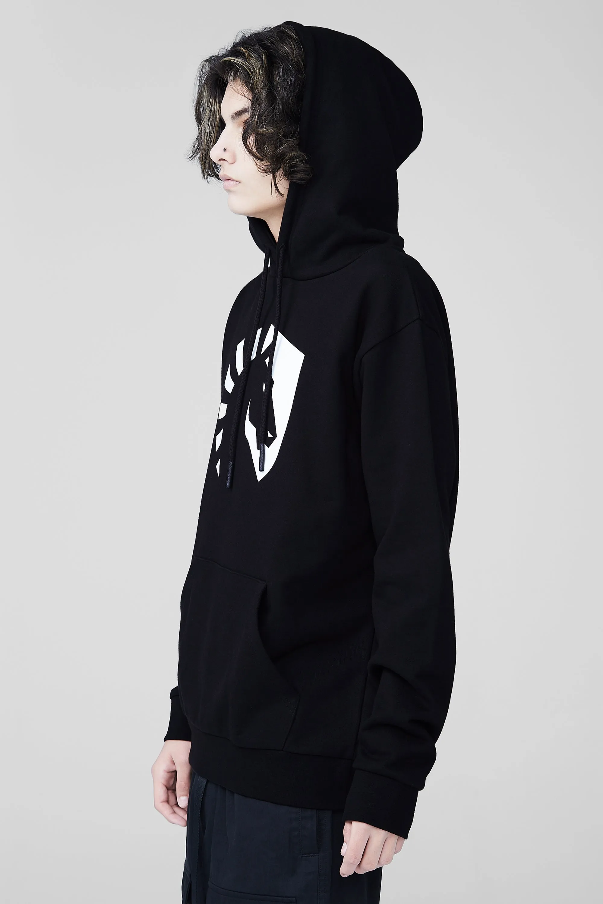 CREST HOODIE